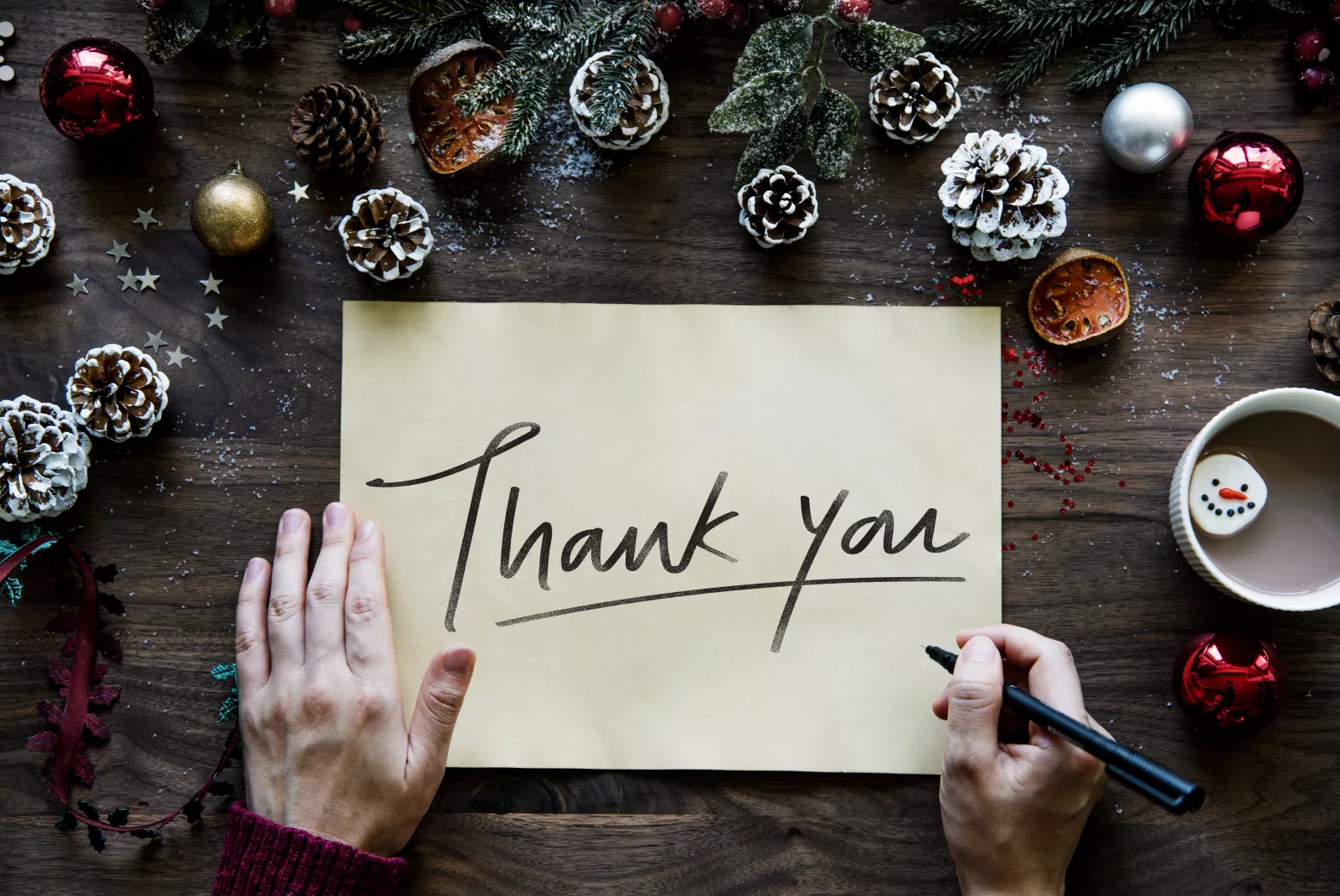 6994be3f27231_christmas-themed-thank-you-card1.webp